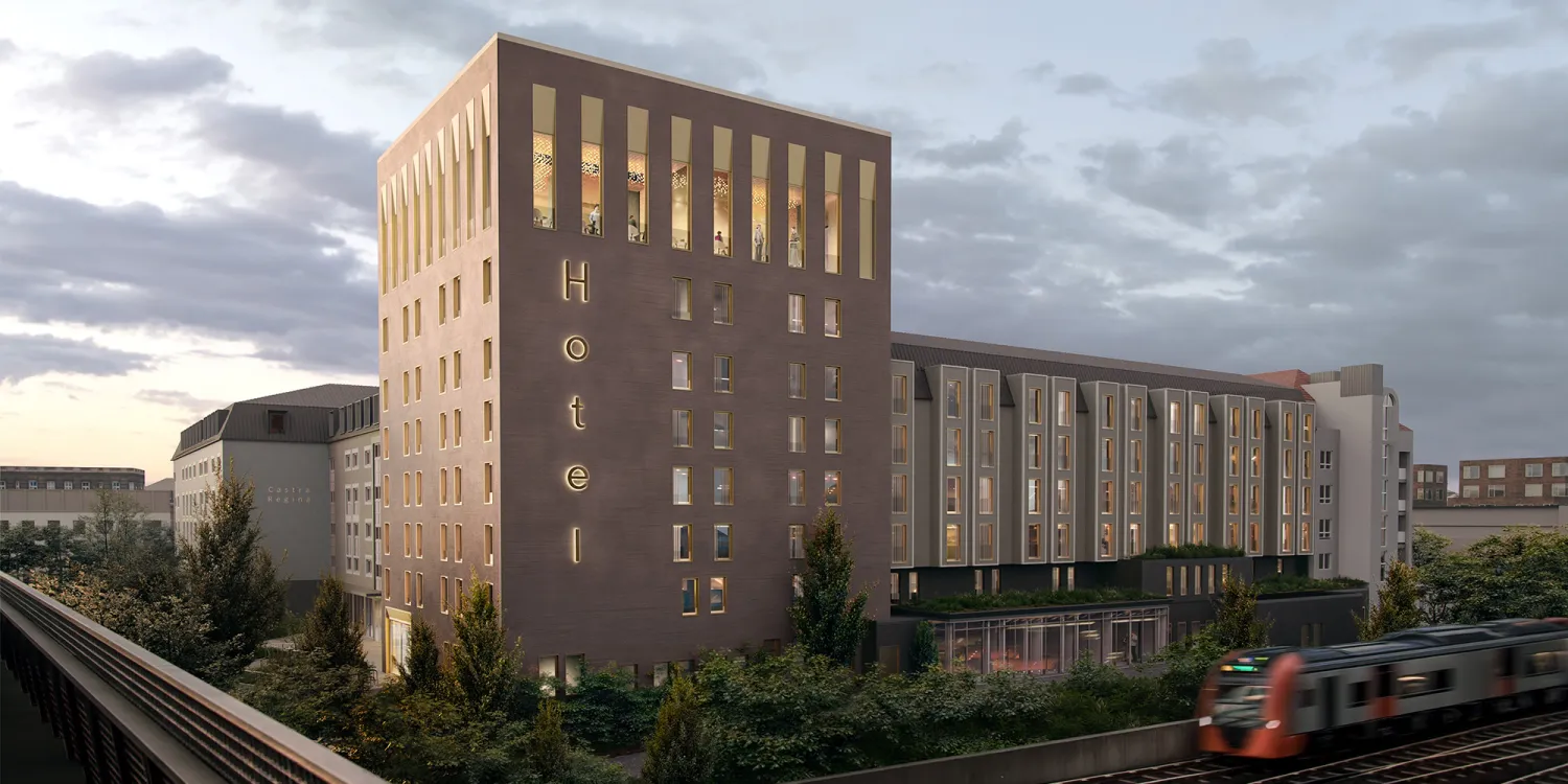 Casta Regina – Hotelensemble mit modernisiertem Altbau und markantem Neubau in warmen Farbtönen.