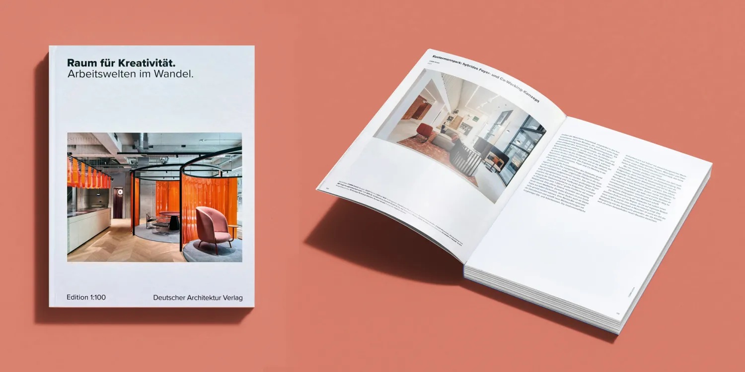 Raum für Kreativität – Architekturband mit modernen Arbeitswelten, offene Buchseite zeigt Innenraumgestaltung.