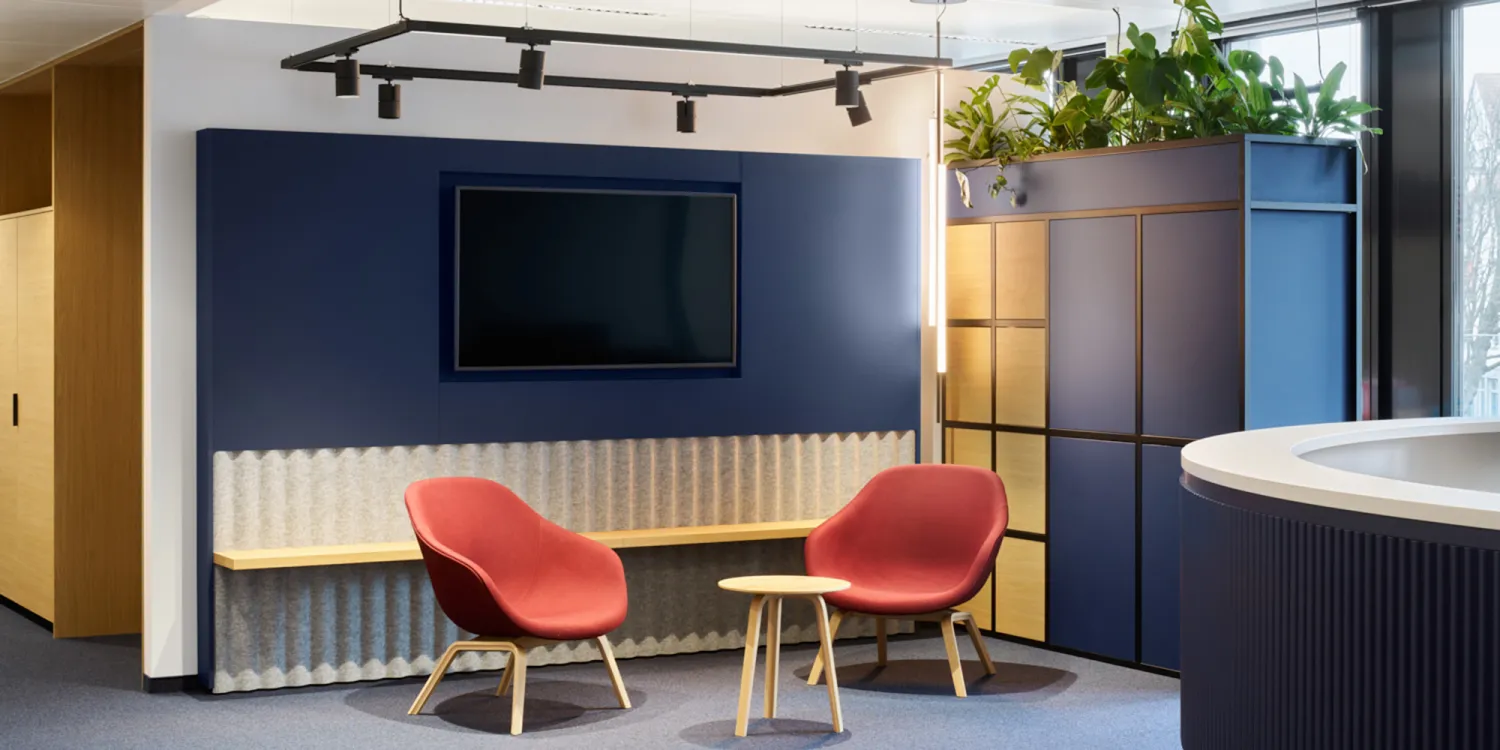 De Lage Landen Düsseldorf: Büro-Umbau für moderne Arbeitswelt & neue Mietvertragslösung