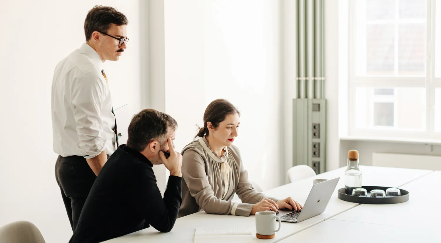 CSMM Berlin: Mitarbeiter vor einem Bildschirm