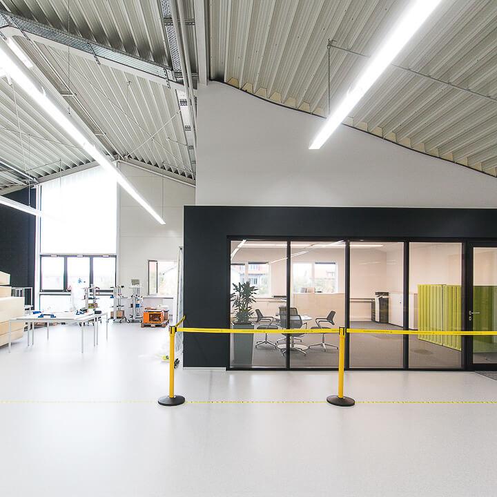 Für die LED-Techniker und Lichtspezialisten feno bauten die Architekten von CSMM in Oberhaching bei München die neuen Büro- und Produktionsflächen